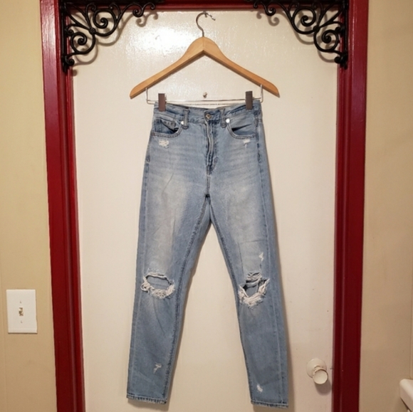 American Eagle Mom Jean - Picture 2 of 14